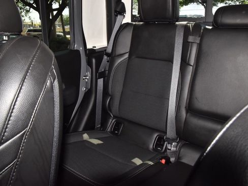 Used 2023 Jeep Gladiator Sport image 20