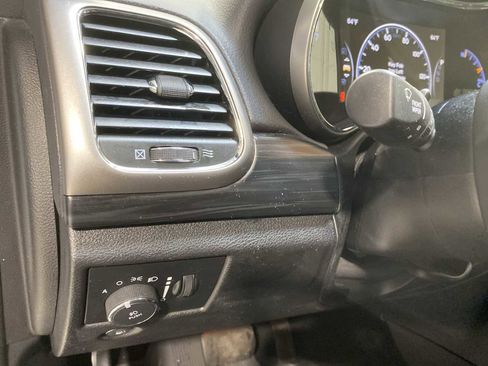 Used 2020 Jeep Grand Cherokee Altitude image 24