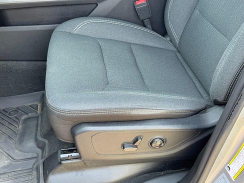 Used 2021 RAM 1500 4x4 Crew Cab image 25