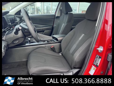 Used 2023 Hyundai Elantra SEL image 10