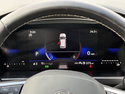 Used 2024 Volkswagen Tiguan SE FWD image 16