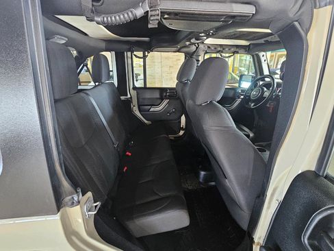 Used 2018 Jeep Wrangler Unlimited Sport AWD/4WD image 15