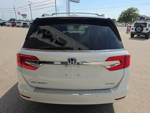 Used 2019 Honda Odyssey Touring image 4