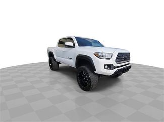 Used 2019 Toyota Tacoma TRD Off-Road video 2
