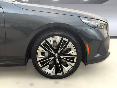 Used 2026 BMW 530i w/ Premium Package RWD image 10