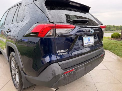 Used 2022 Toyota RAV4 XLE Premium AWD/4WD image 36