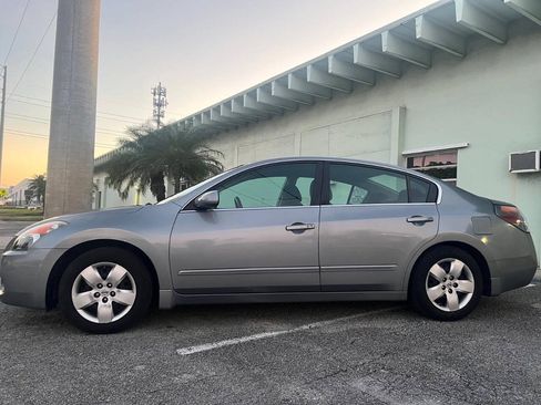 Used 2007 Nissan Altima 2.5 S w/ Convenience Pkg FWD image 2
