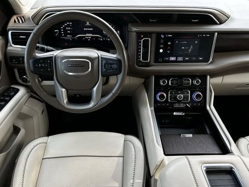 Used 2022 GMC Yukon XL Denali AWD/4WD image 13