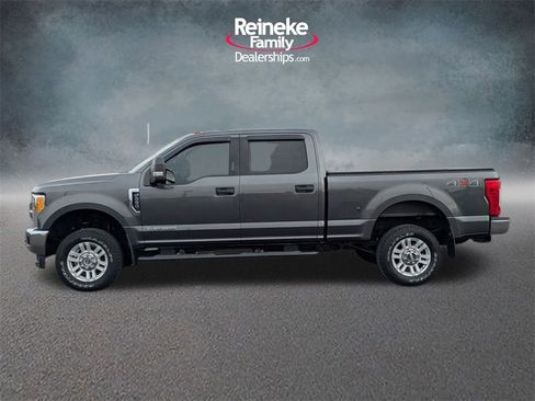 Used 2017 Ford F250 XLT w/ XLT Value Package image 9