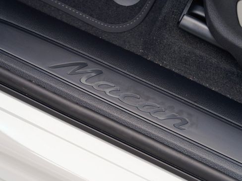Certified 2026 Porsche Macan AWD/4WD image 14