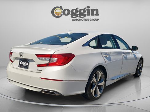 Used 2018 Honda Accord Touring image 6