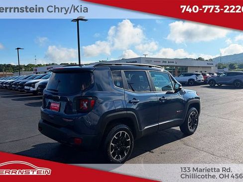 Used 2023 Jeep Renegade Trailhawk AWD/4WD image 37