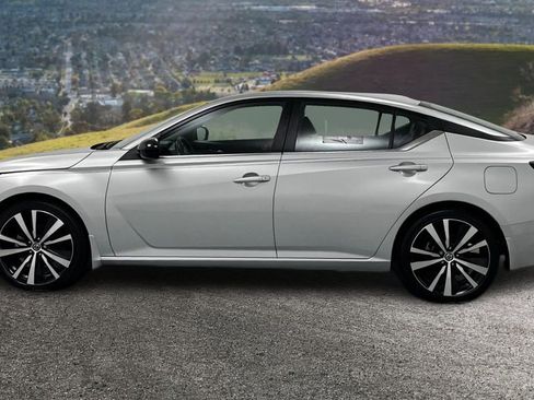 Used 2022 Nissan Altima 2.5 SR image 8