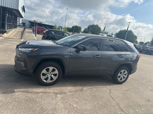 Used 2023 Toyota RAV4 LE FWD image 3