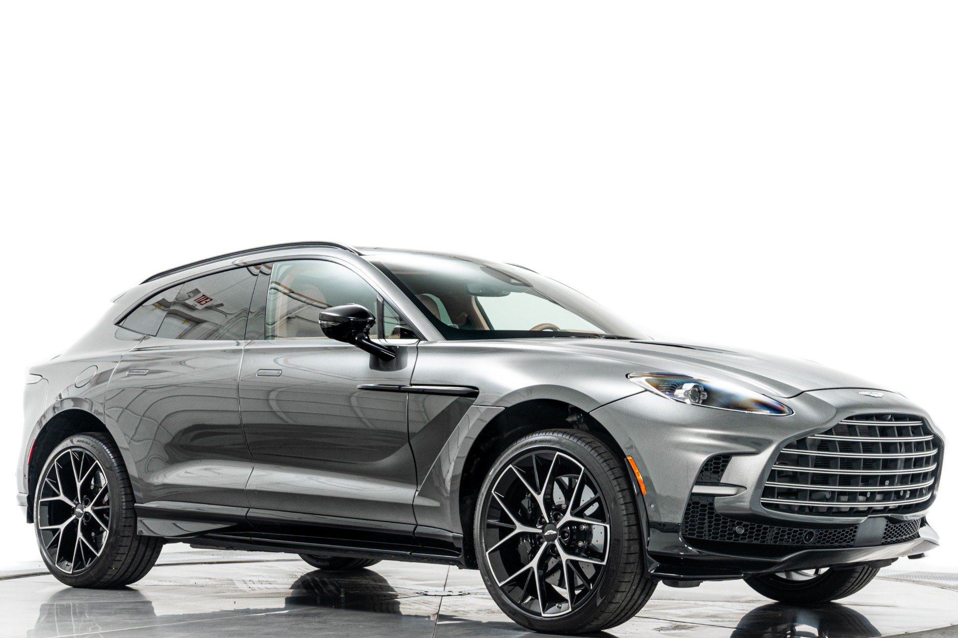 Used 2025 Aston Martin DBX 707 AWD/4WD image 33