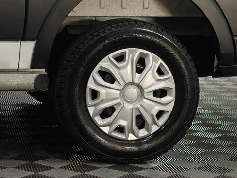 Used 2025 Ford Transit 250 Low Roof w/ Exterior Upgrade Package RWD image 38
