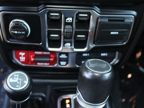 Used 2021 Jeep Wrangler Unlimited Rubicon AWD/4WD image 39