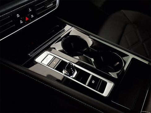 Used 2024 Volkswagen Atlas SE image 20