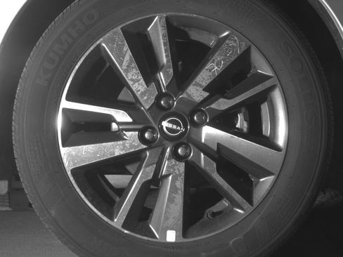 Used 2025 Nissan Versa SV FWD image 13