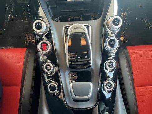 Used 2018 Mercedes-Benz AMG GT Roadster image 29