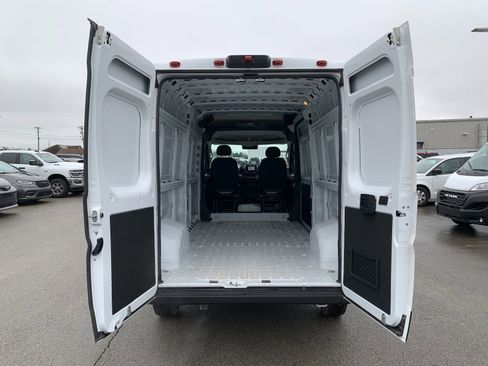 Used 2025 RAM ProMaster 2500 w/ Storage Group image 18