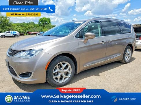Used 2017 Chrysler Pacifica Touring-L Plus w/ Tire & Wheel Group FWD image 1