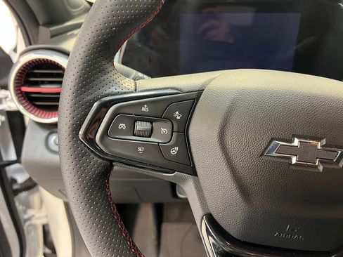 Used 2025 Chevrolet Trax RS w/ Driver Confidence Package image 18