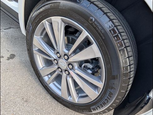 Used 2024 Cadillac XT6 Premium Luxury w/ Technology Package image 22