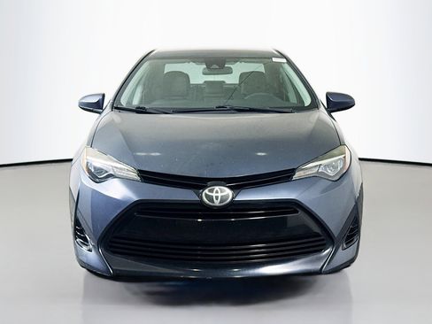 Used 2018 Toyota Corolla LE image 2