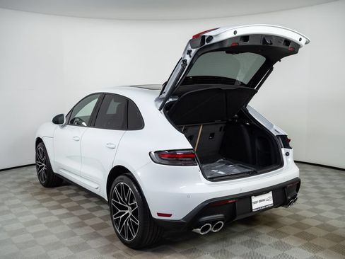 New 2026 Porsche Macan AWD/4WD image 33
