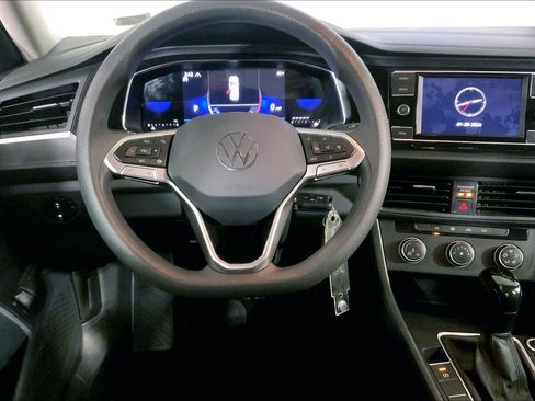 Used 2023 Volkswagen Jetta S image 5