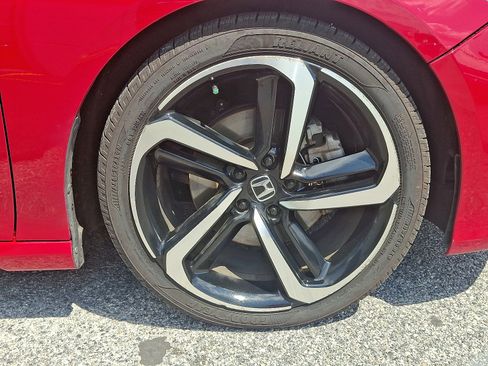 Used 2018 Honda Accord Sport image 9