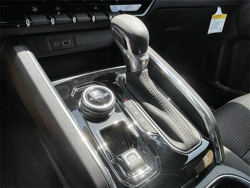 New 2025 GMC Canyon Elevation w/ Convenience Package image 15