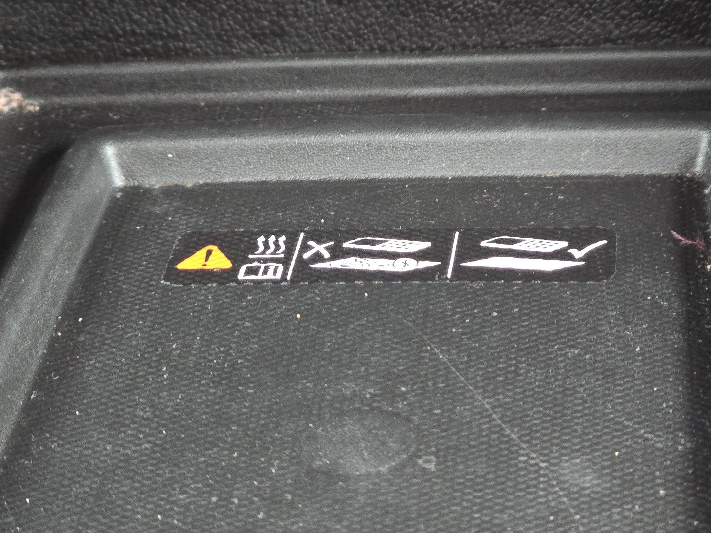 Used 2023 Chevrolet Traverse LT FWD image 9