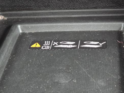 Used 2023 Chevrolet Traverse LT FWD image 9