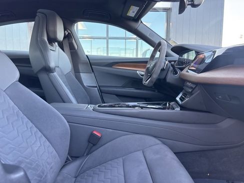Used 2022 Audi e-tron GT Premium Plus image 12