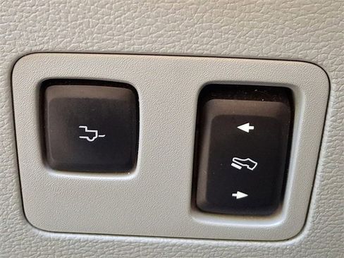 Used 2022 Ford F450 Limited w/ FX4 Off-Road Package image 23