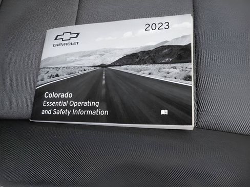 Certified 2023 Chevrolet Colorado Trail Boss w/ Technology Package AWD/4WD image 34