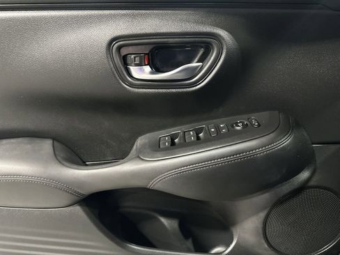 Used 2023 Honda HR-V LX image 15