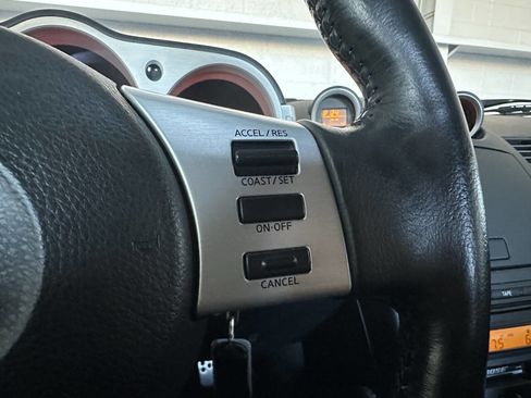 Used 2005 Nissan 350Z Touring image 23