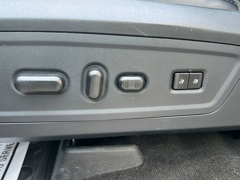 Used 2017 Lincoln Navigator L Select RWD image 15