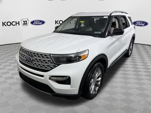 Used 2023 Ford Explorer Limited image 3