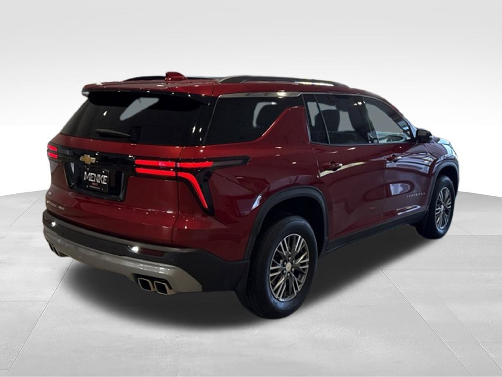 Used 2025 Chevrolet Traverse LT w/ Driver Confidence Package AWD/4WD image 7