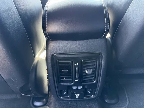 Used 2017 Jeep Grand Cherokee Limited w/ Luxury Group II RWD image 16