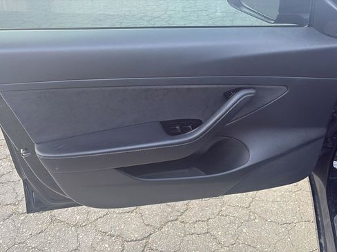 Used 2020 Tesla Model 3 Standard Range image 9