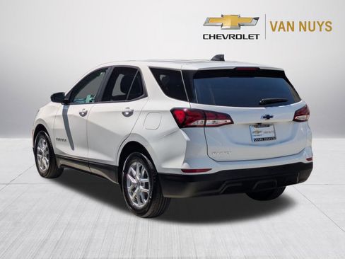 Certified 2023 Chevrolet Equinox LS w/ LS Convenience Package FWD image 7