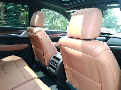 Certified 2024 Cadillac XT5 Premium Luxury AWD/4WD image 19