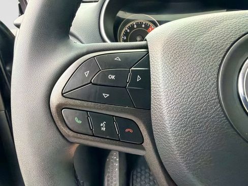 Used 2022 Jeep Cherokee Trailhawk AWD/4WD image 30