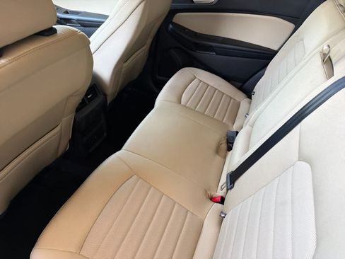 Certified 2023 Ford Edge SE w/ Black Appearance Package AWD/4WD image 4
