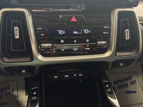 Used 2022 Kia Sorento EX FWD image 11